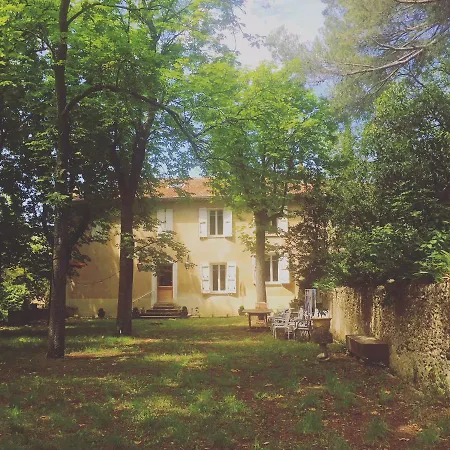 Hotel Maison Spacieuse A Avec Vue Sur La Montagne Villeneuve (Alpes-de-Haute-Provence)